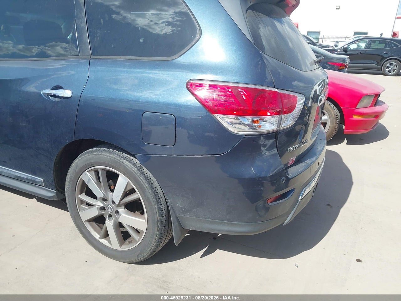 2014 NISSAN PATHFINDER PLATINUM · 6/11
