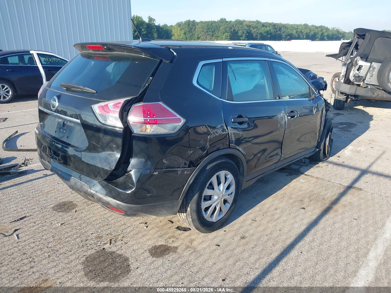 2016 NISSAN ROGUE S/SL/SV · 4/11