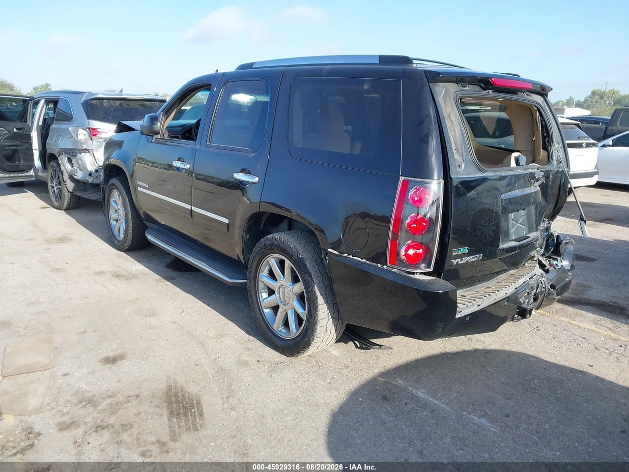 2012 GMC YUKON DENALI · 3/11