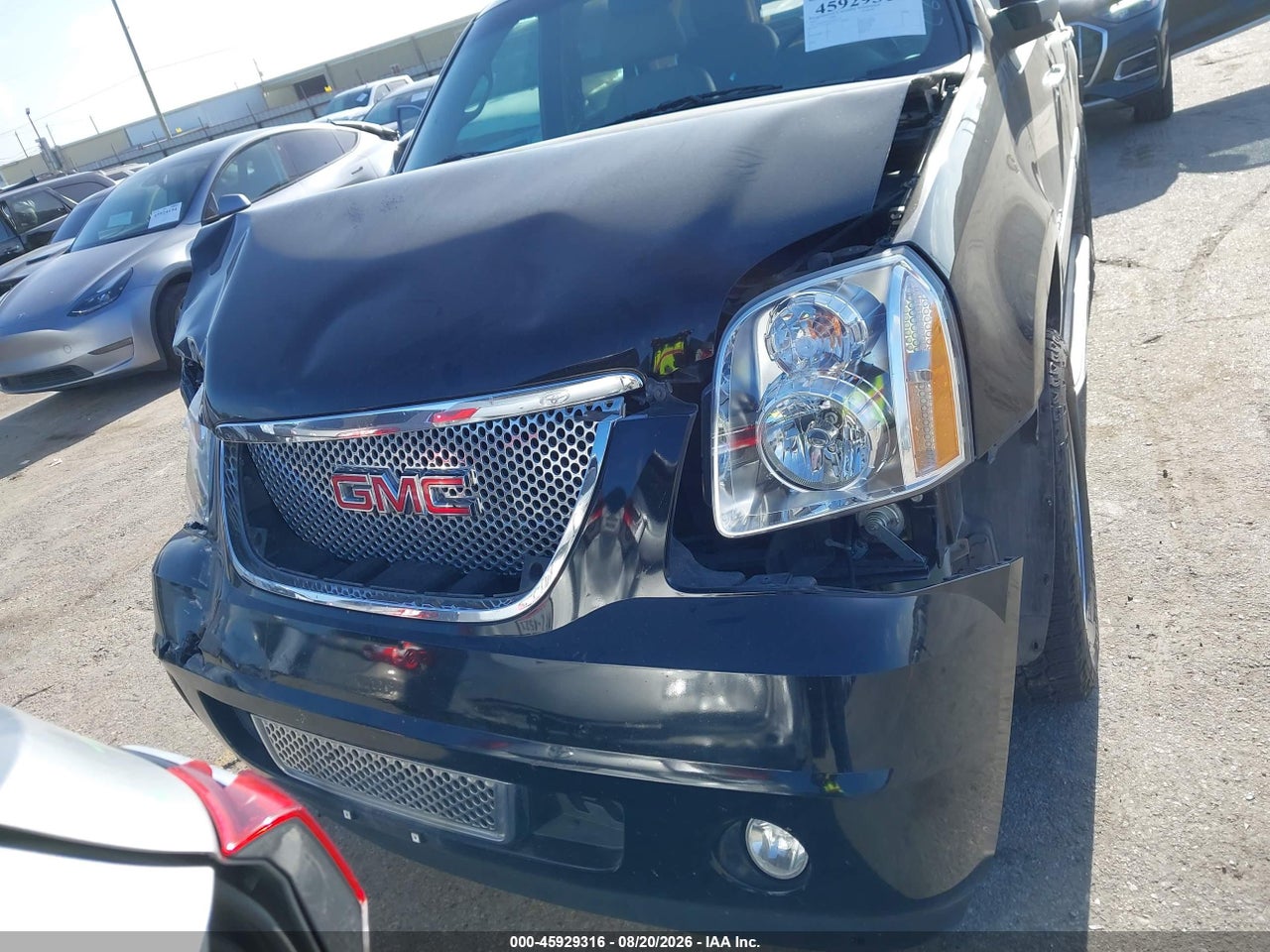 2012 GMC YUKON DENALI · 6/11