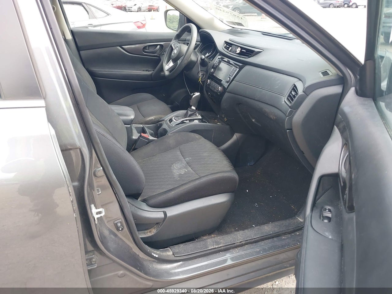 2019 NISSAN ROGUE S · 5/11