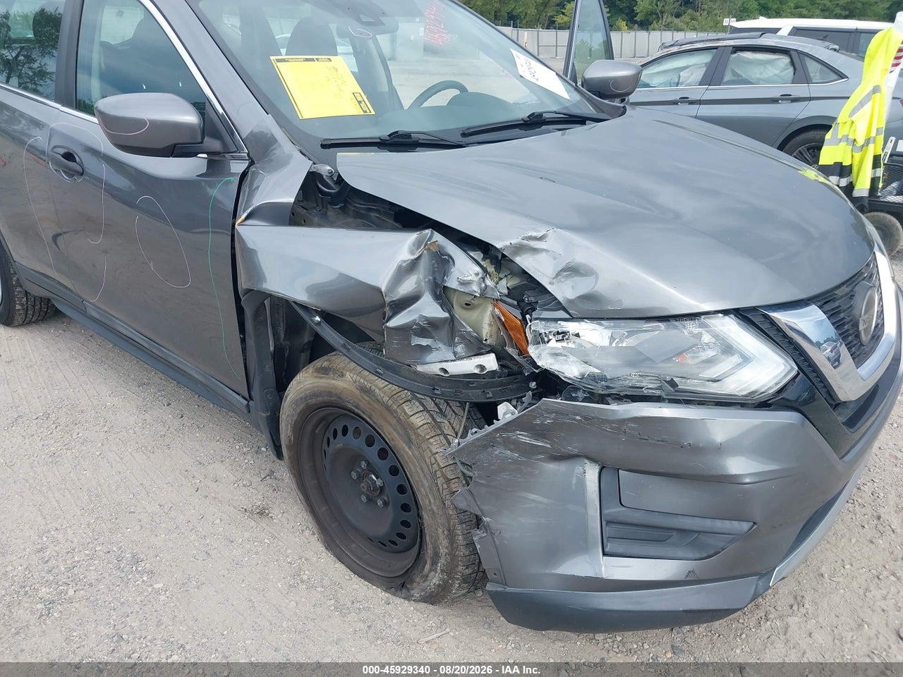 2019 NISSAN ROGUE S · 6/11