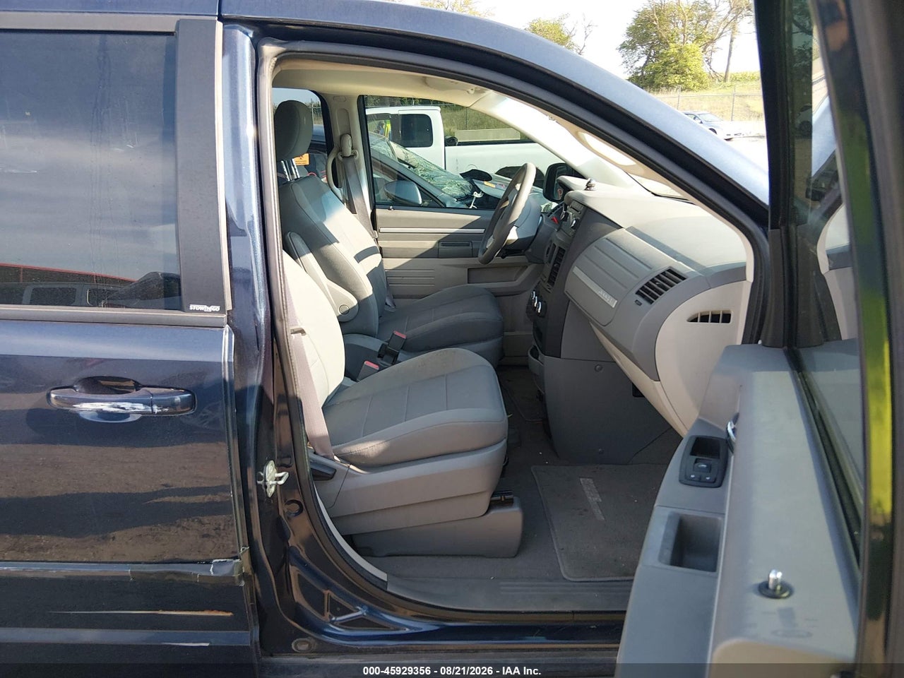 2009 DODGE GRAND CARAVAN SE · 5/11