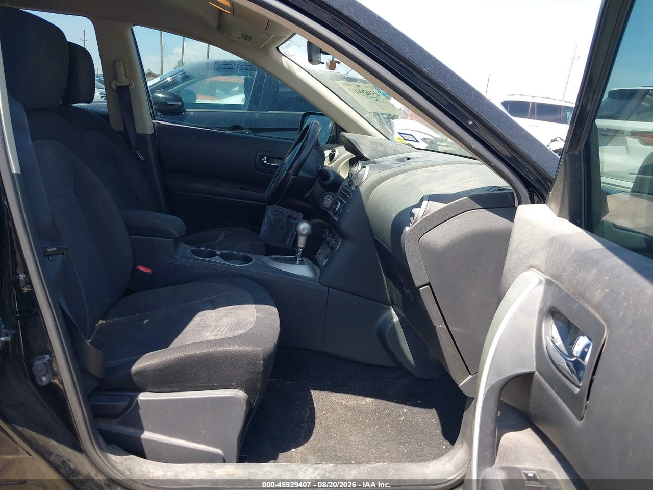 2012 NISSAN ROGUE S · 5/11