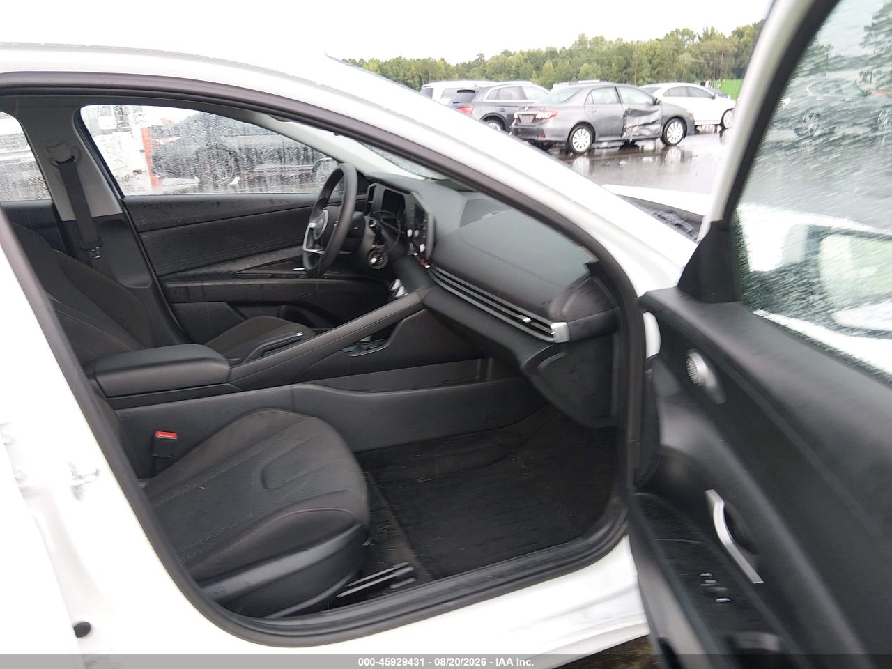 2026 HYUNDAI ELANTRA SE · 5/11