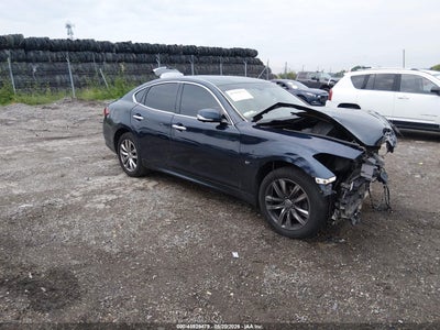 JN1BY1AP1HM****** · 2017 INFINITI Q70 3.7