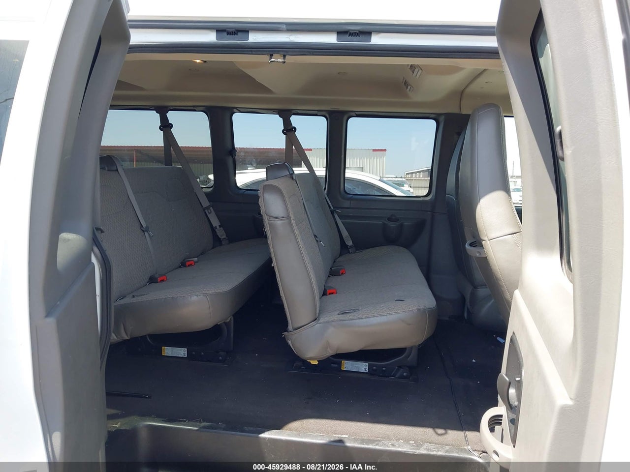 2025 CHEVROLET EXPRESS PASSENGER RWD 3500 EXTENDED WHEELBASE LT · 8/11