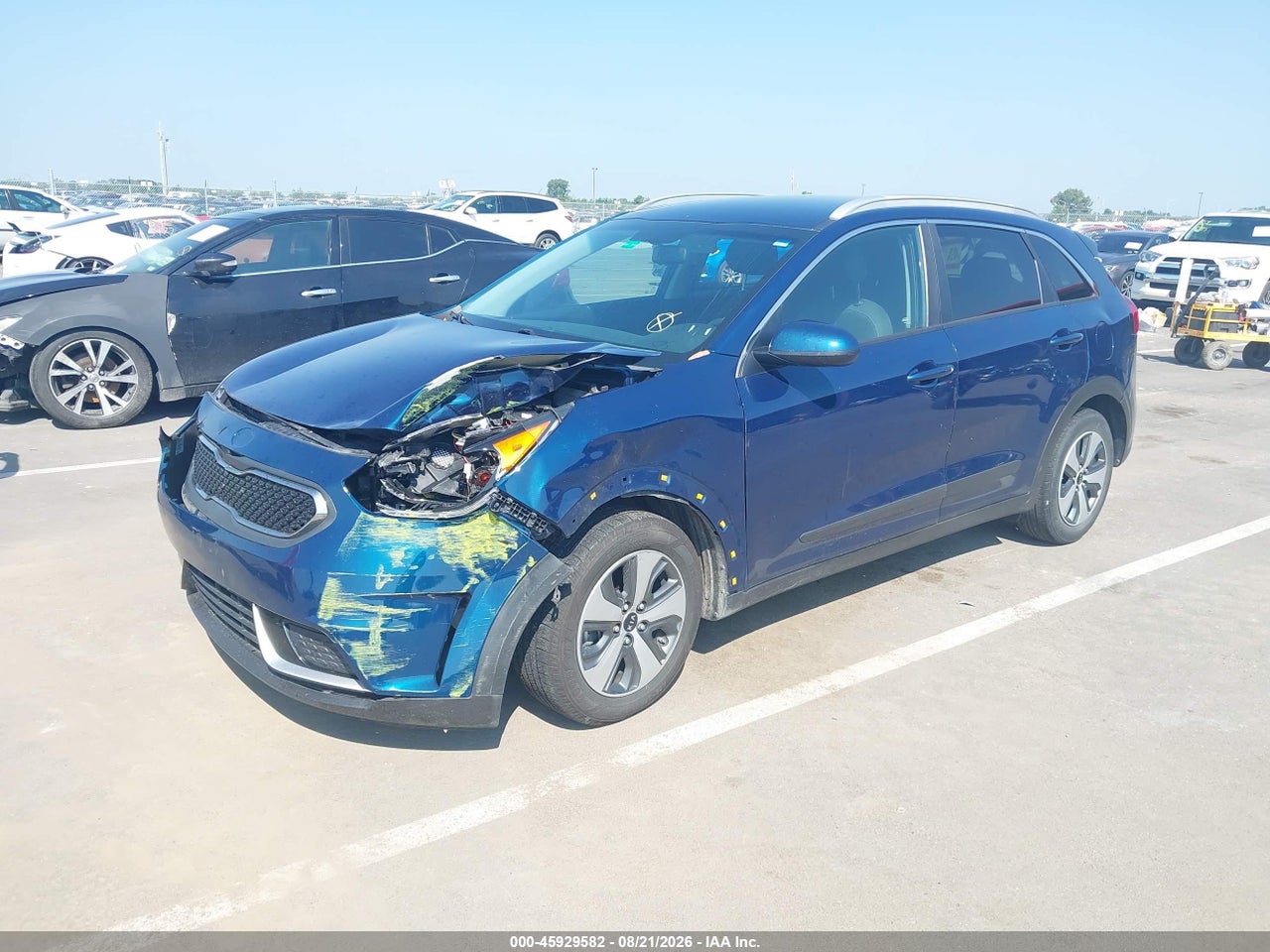 2019 KIA NIRO LX · 2/10
