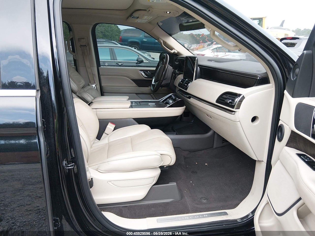 2018 LINCOLN NAVIGATOR SELECT · 5/11