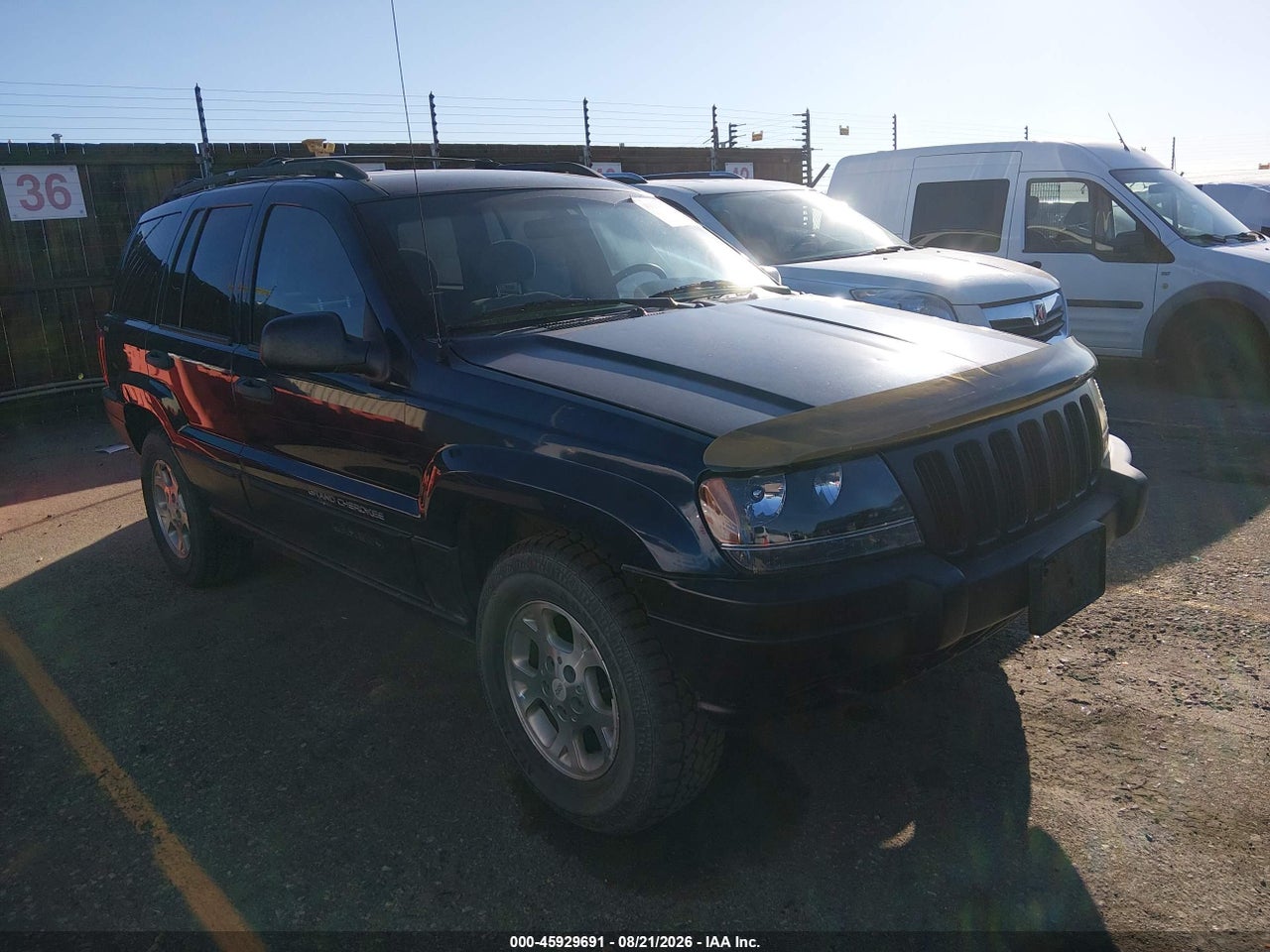 1J4GW48N5YC****** · 2000 JEEP GRAND CHEROKEE LAREDO