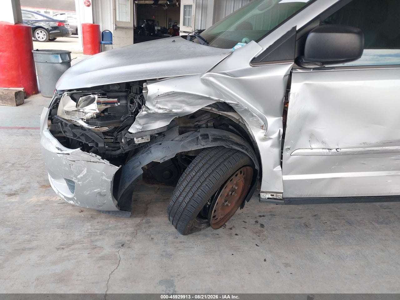 2009 VOLKSWAGEN ROUTAN S · 6/11