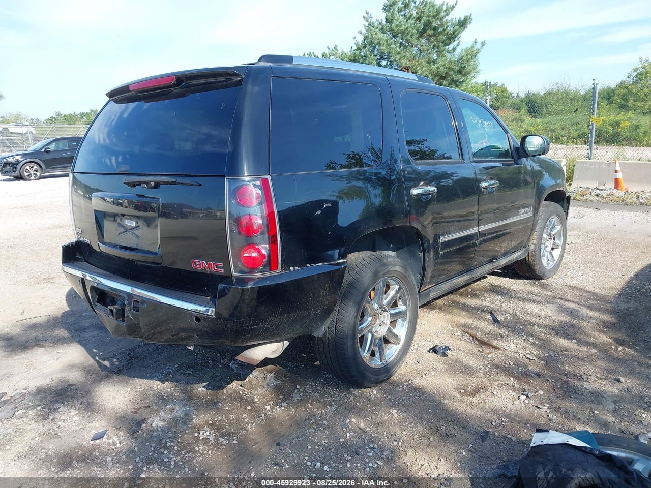 2009 GMC YUKON DENALI DENALI · 4/10