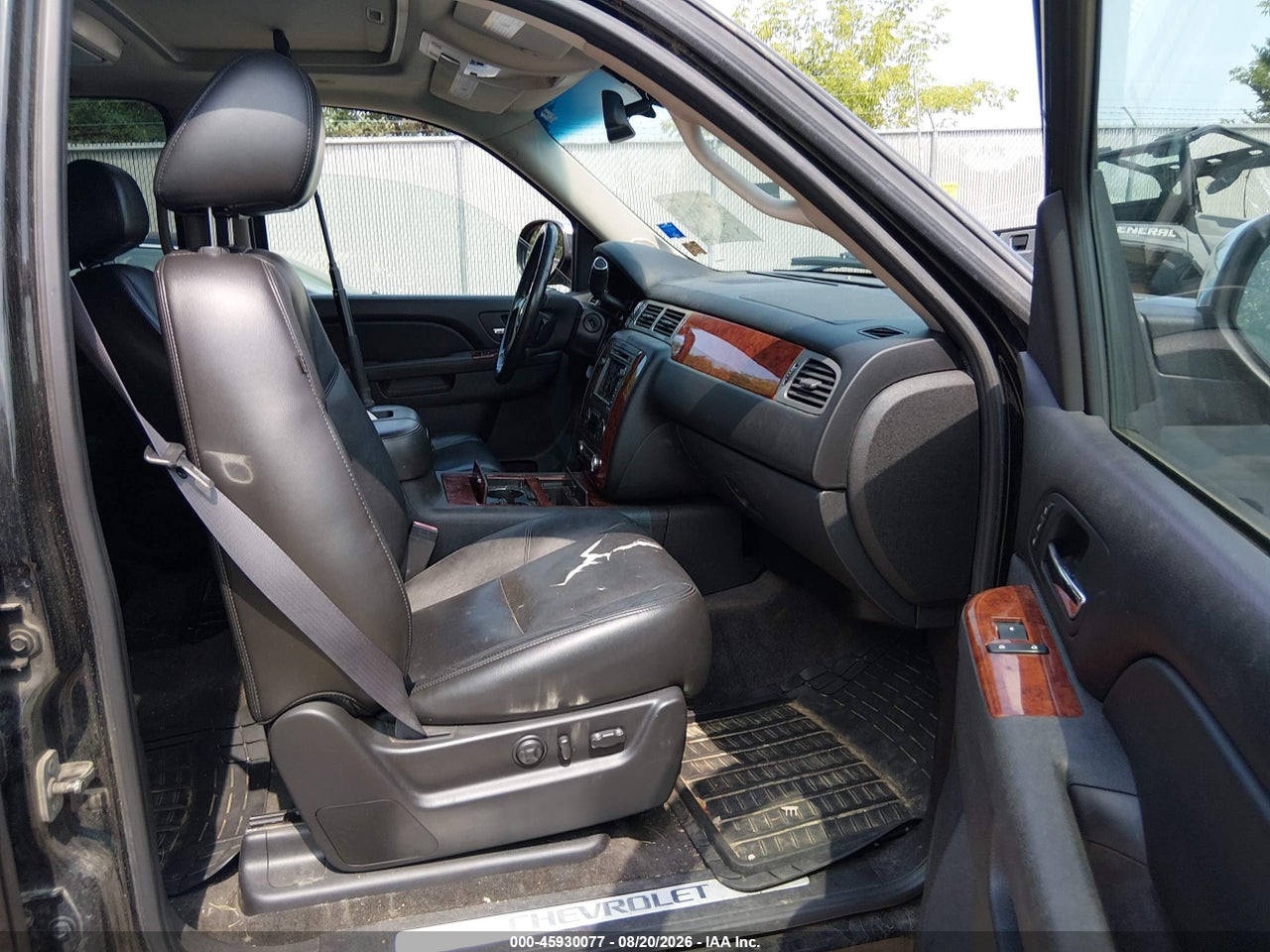 2011 CHEVROLET TAHOE LTZ · 5/11
