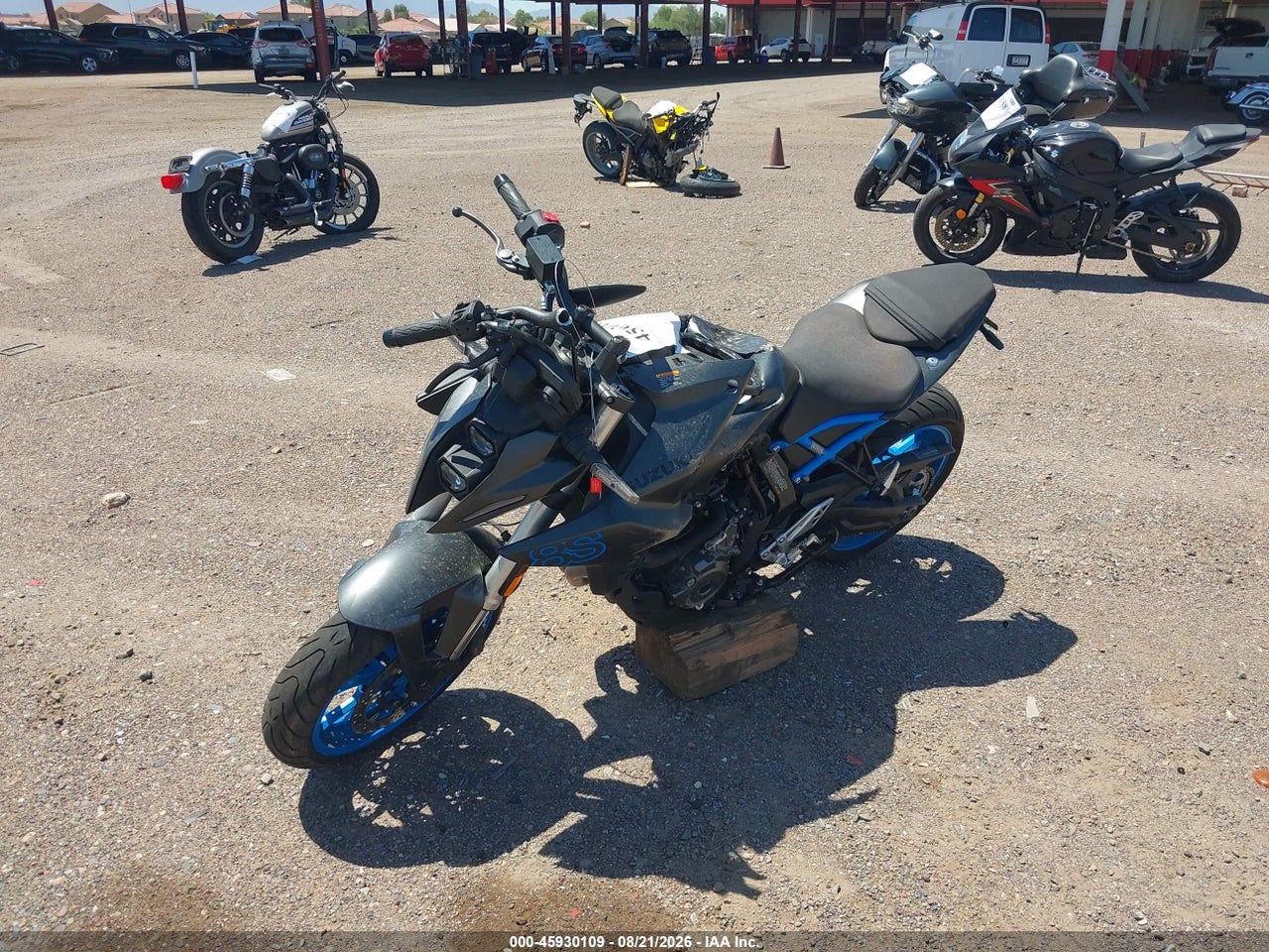 2024 SUZUKI GSX800 R · 2/11
