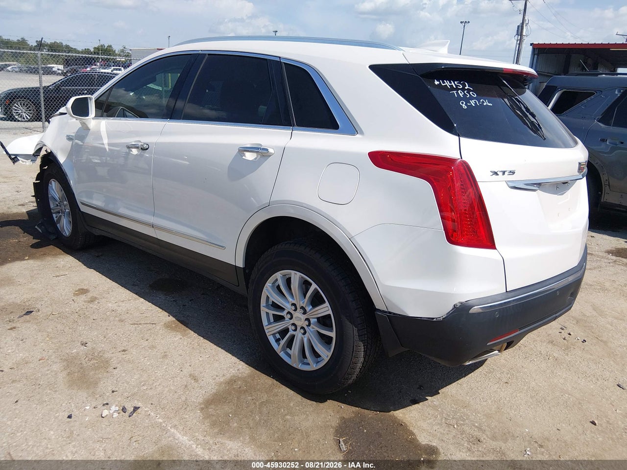 2017 CADILLAC XT5 STANDARD · 3/11