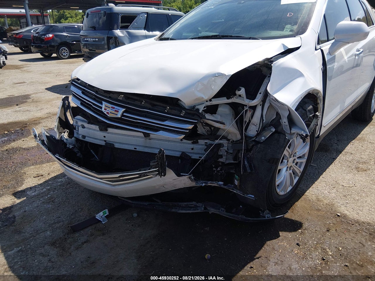2017 CADILLAC XT5 STANDARD · 6/11