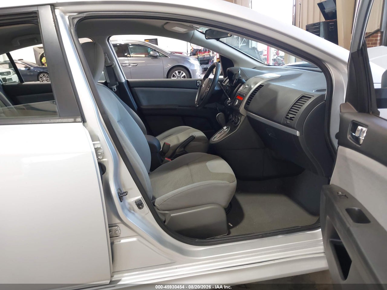2012 NISSAN SENTRA 2.0 SR · 5/11