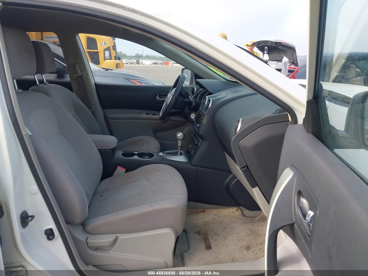 2012 NISSAN ROGUE S · 5/11