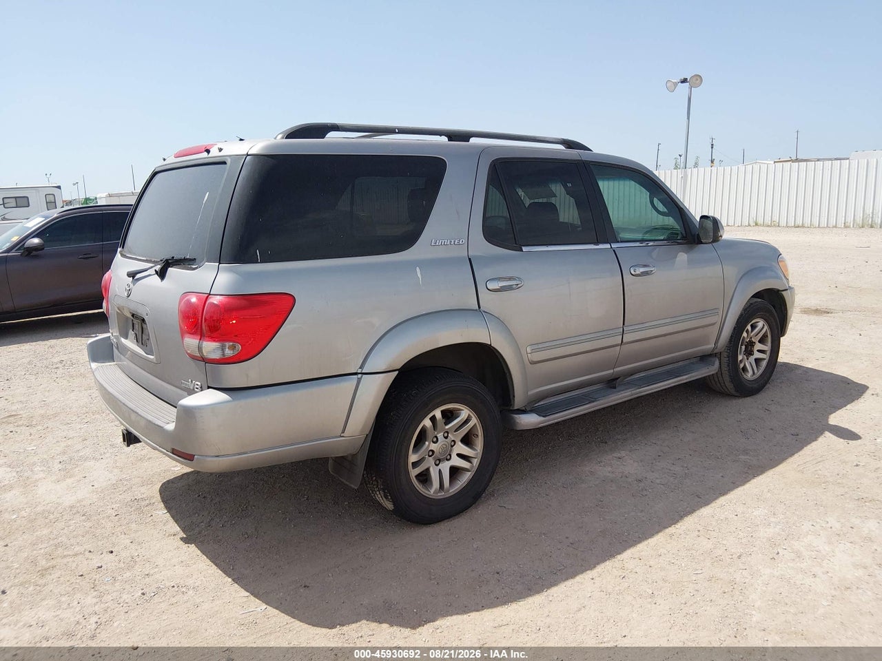 2005 TOYOTA SEQUOIA SR5 V8 · 4/11