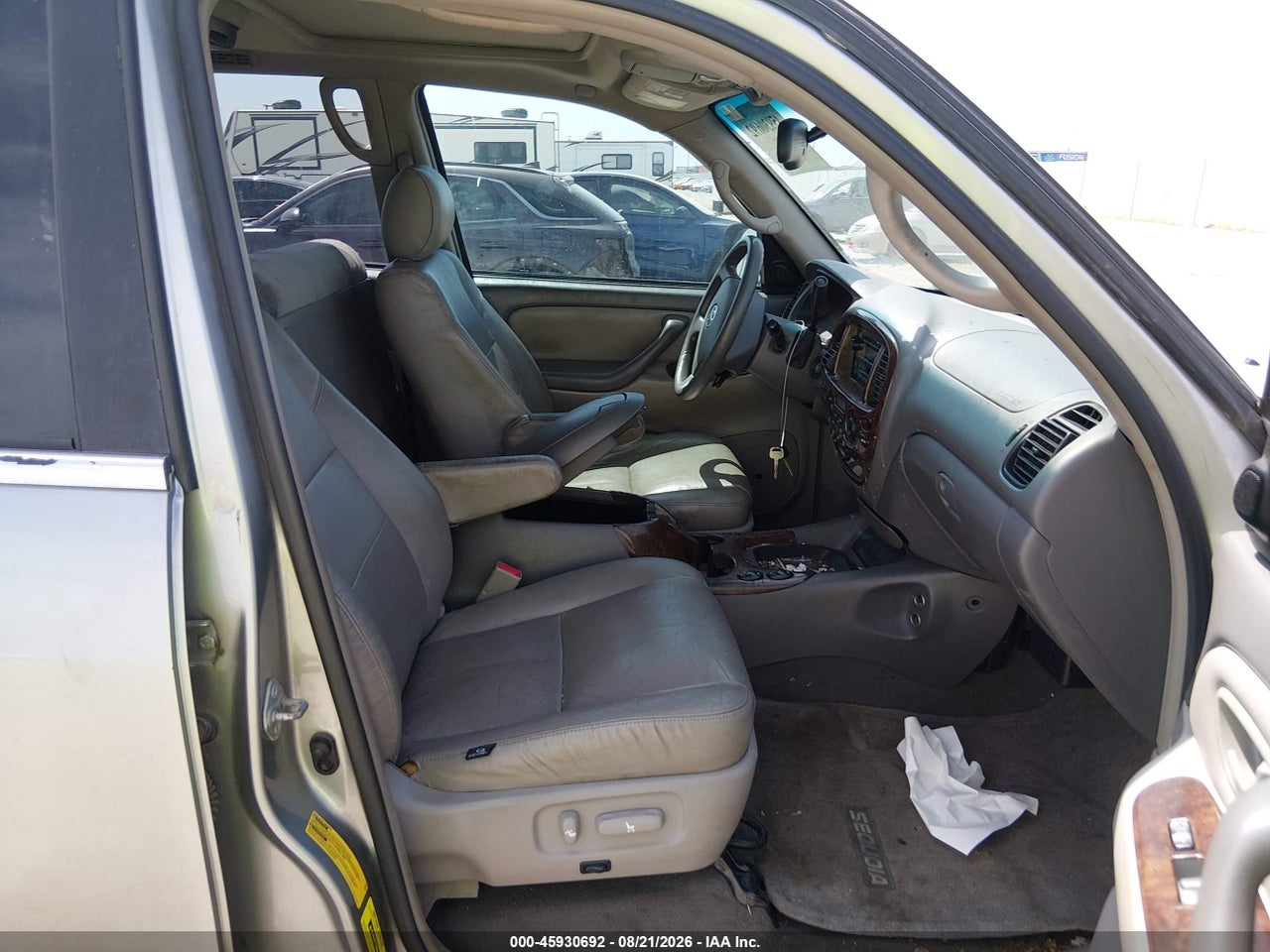 2005 TOYOTA SEQUOIA SR5 V8 · 5/11