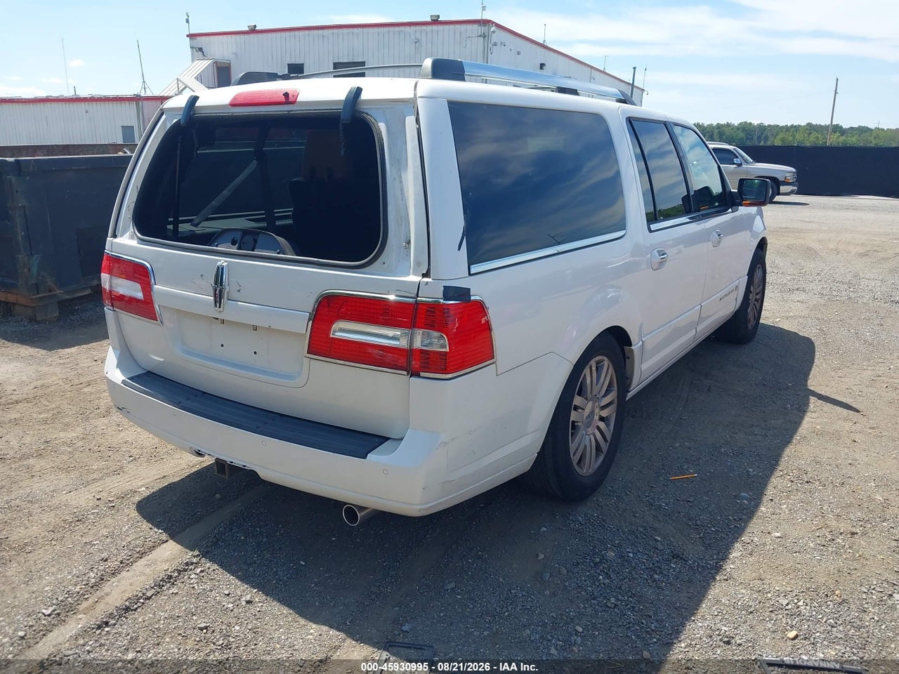 2011 LINCOLN NAVIGATOR L · 4/11