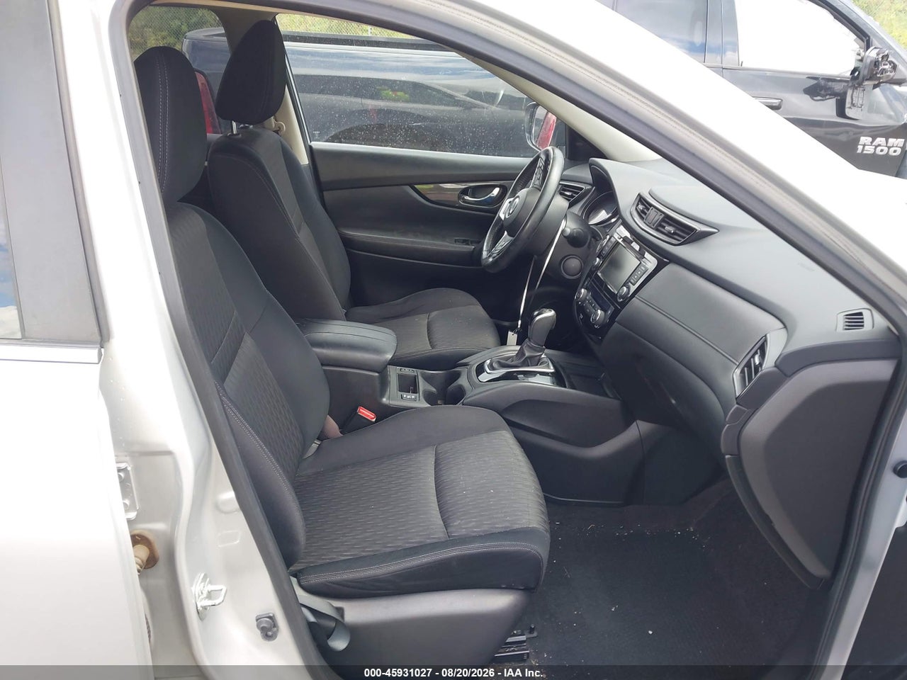 2018 NISSAN ROGUE SV · 5/11