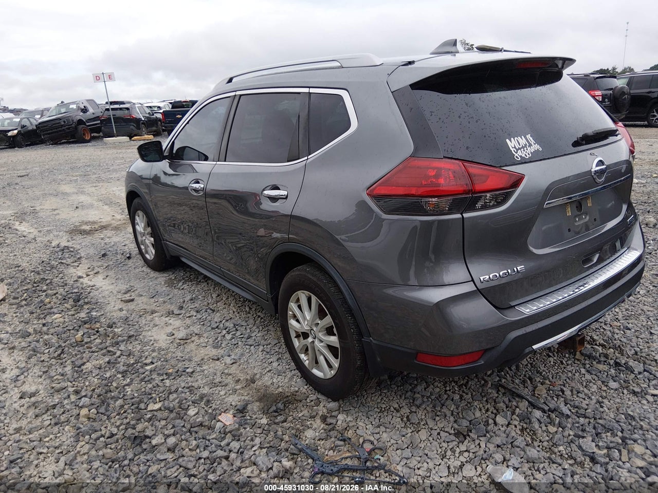 2019 NISSAN ROGUE S · 3/11