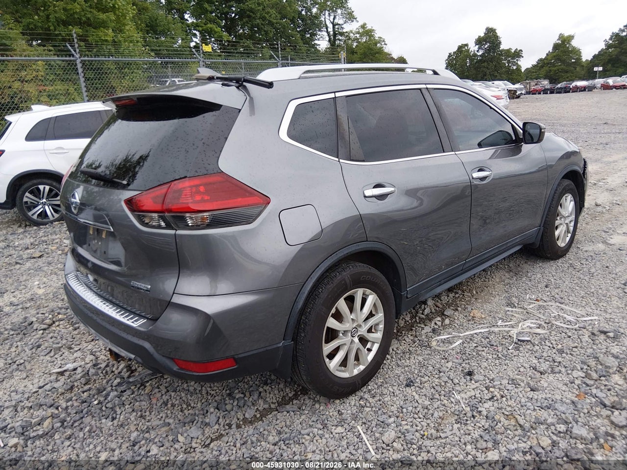 2019 NISSAN ROGUE S · 4/11