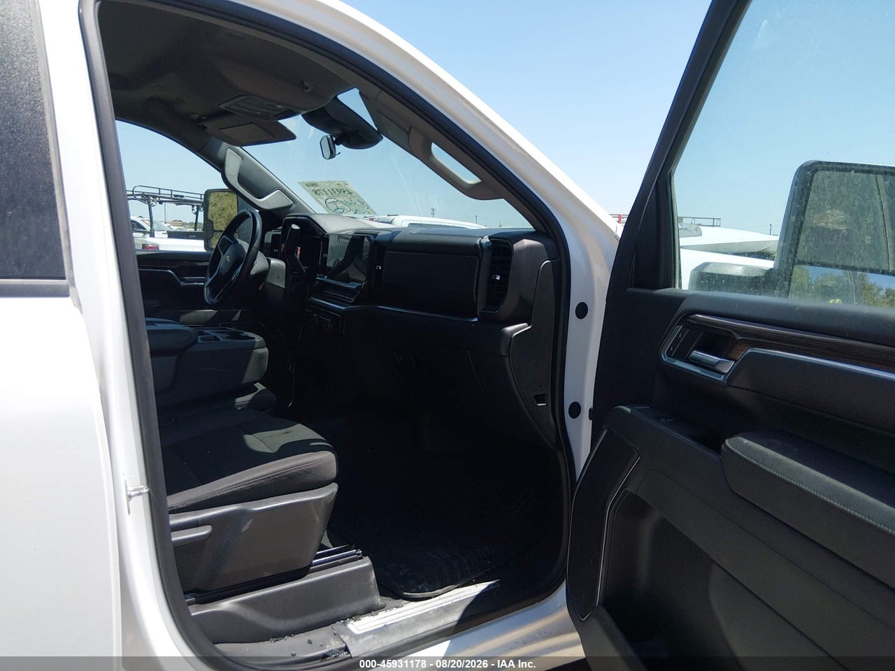 2025 CHEVROLET SILVERADO 2500HD 4WD  STANDARD BED LT · 5/11