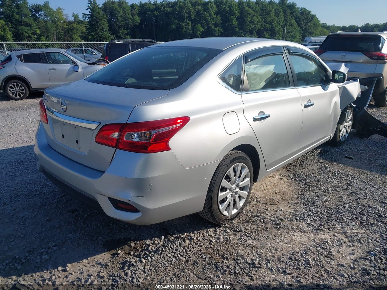 2016 NISSAN SENTRA S · 4/11