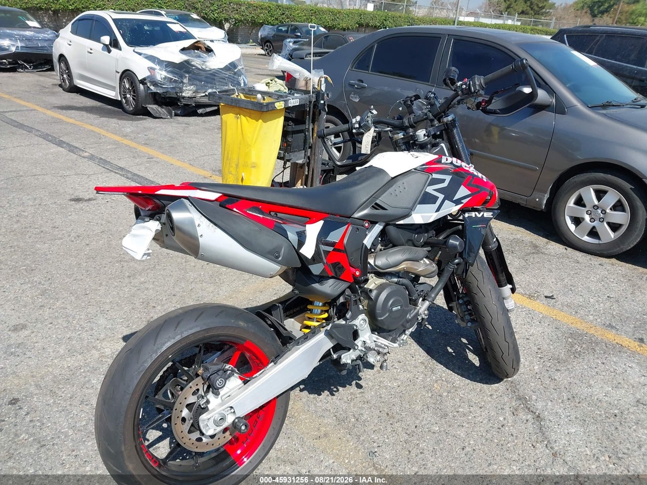 2025 DUCATI HYPERMOTARD · 4/11