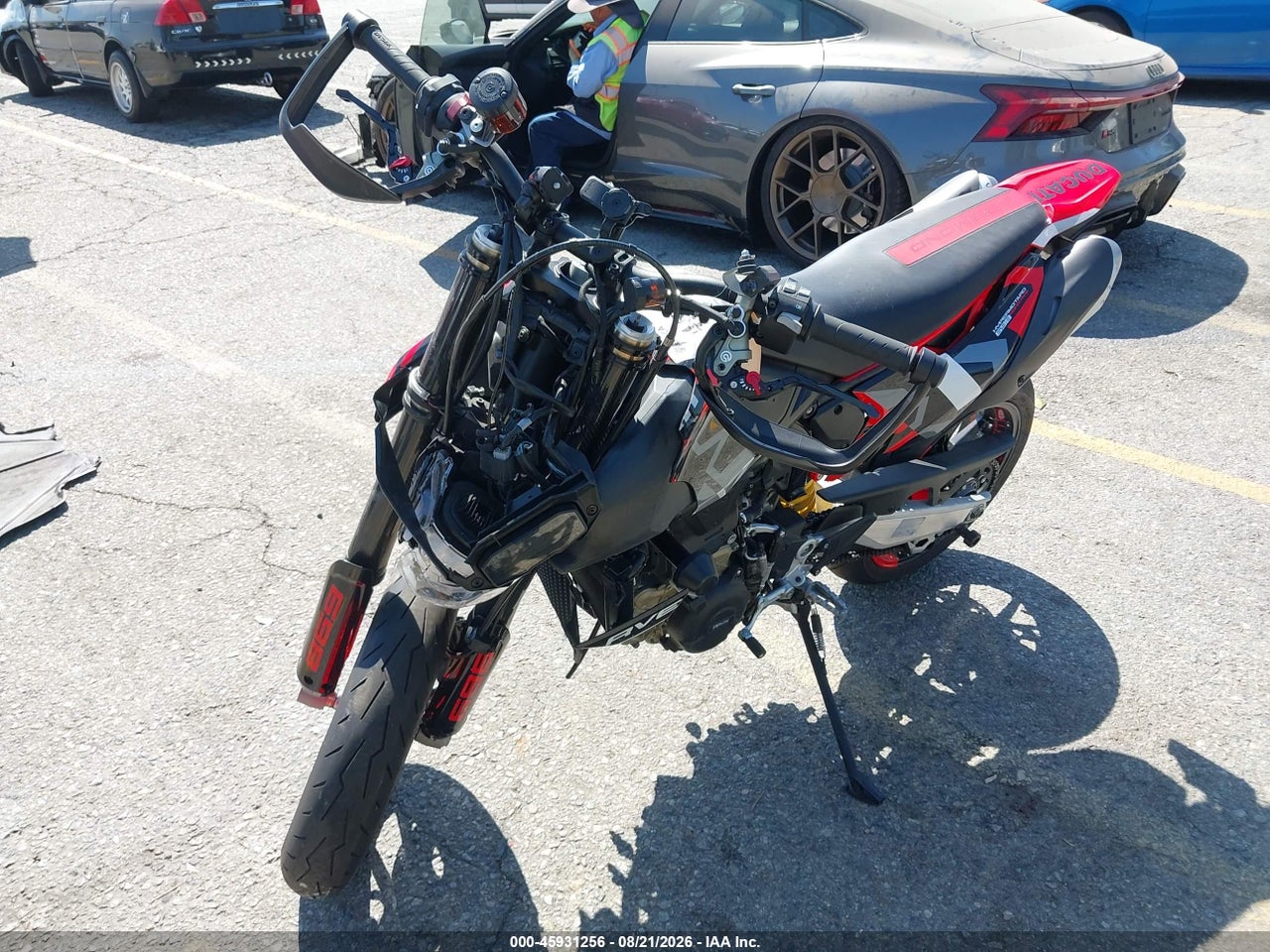 2025 DUCATI HYPERMOTARD · 2/11