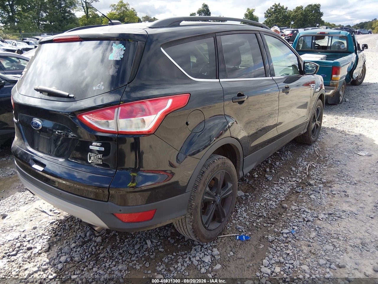 2016 FORD ESCAPE SE · 4/11