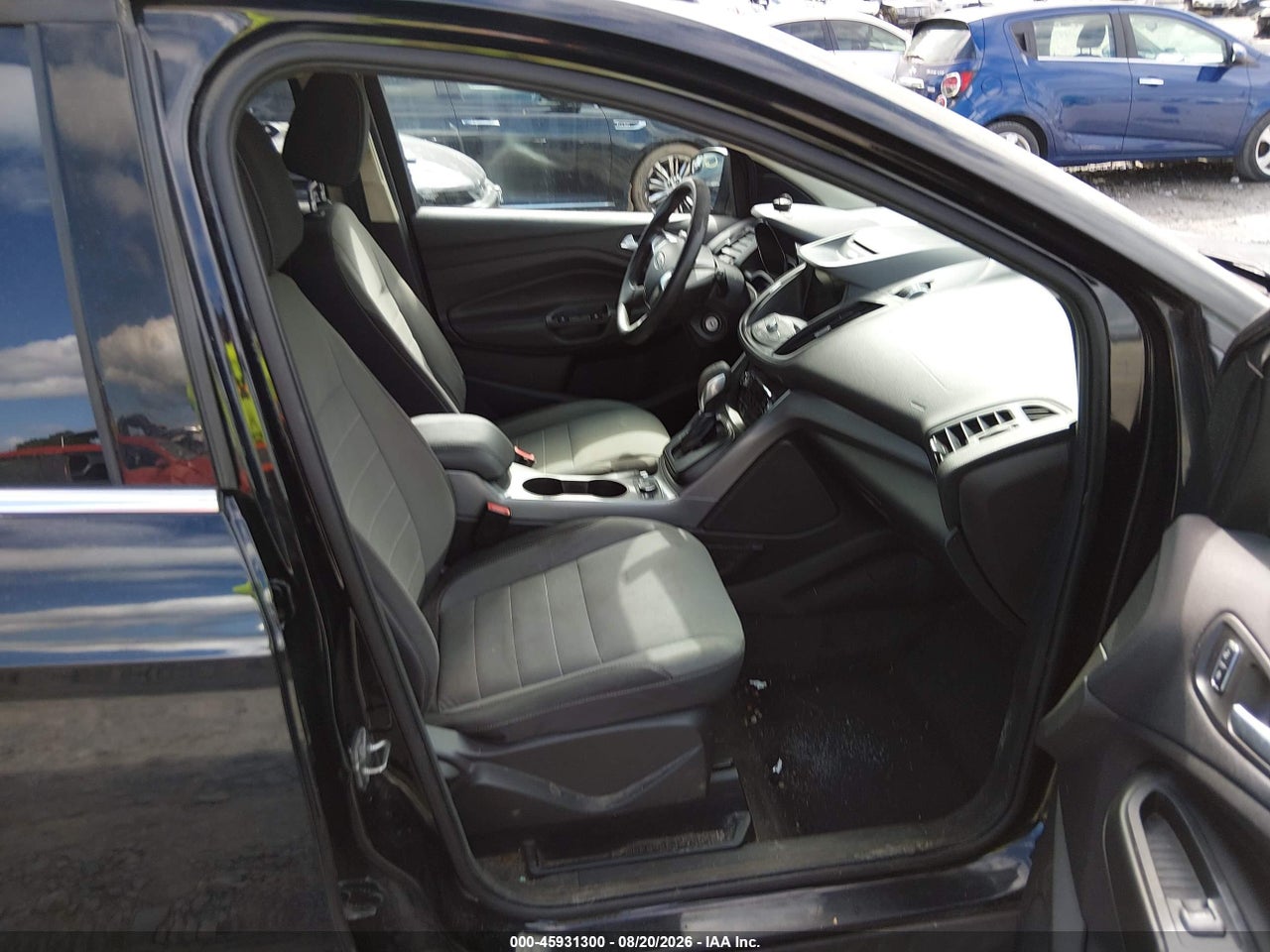 2016 FORD ESCAPE SE · 5/11