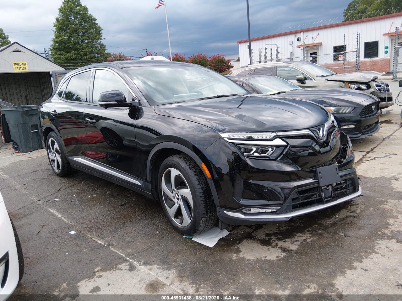 2024 VINFAST VF 8 ECO