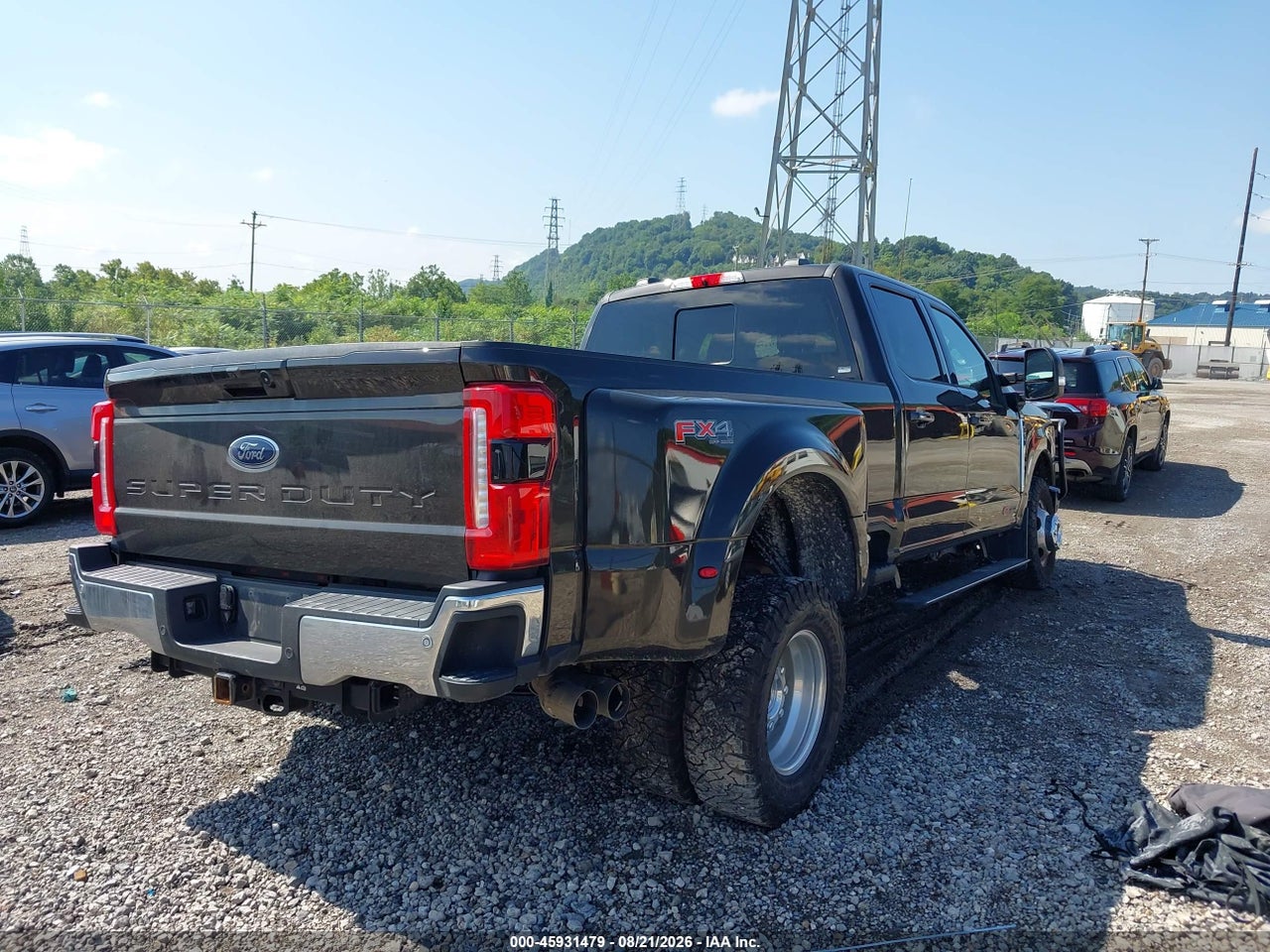 2024 FORD F-350 LARIAT · 4/11