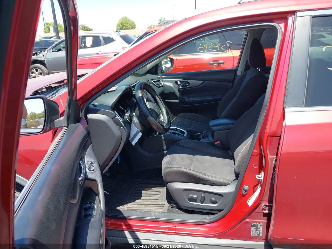 2015 NISSAN ROGUE SV · 5/11