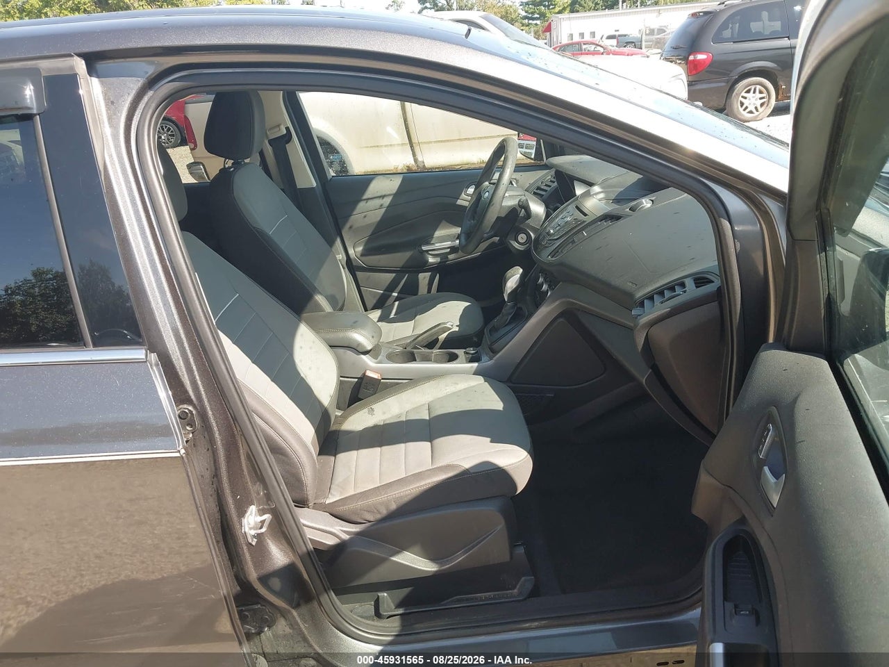 2015 FORD ESCAPE SE · 5/11