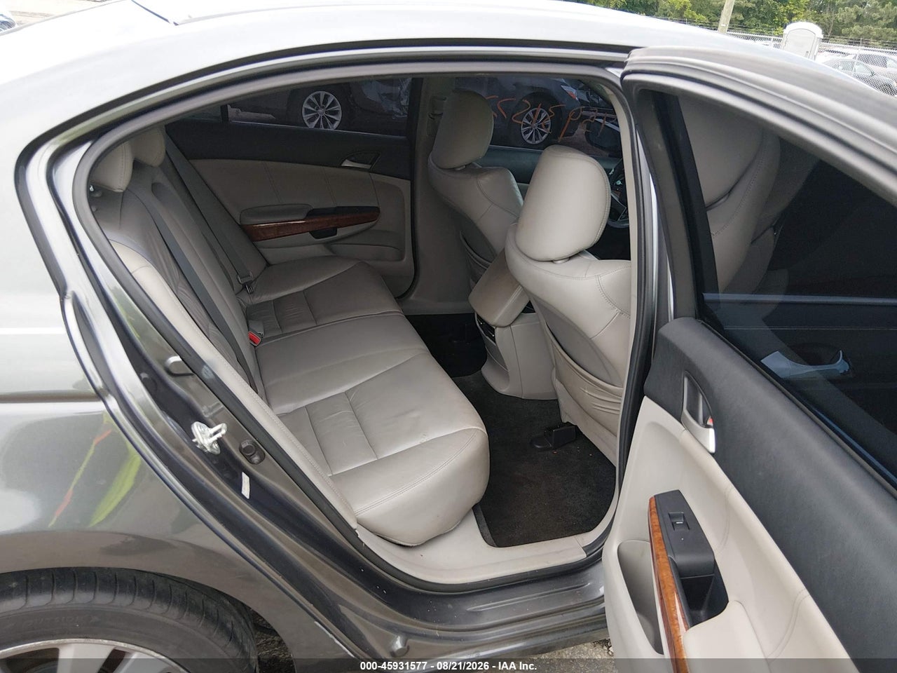 1HGCP3F84BA****** · 2011 HONDA ACCORD 3.5 EX-L · 8/11