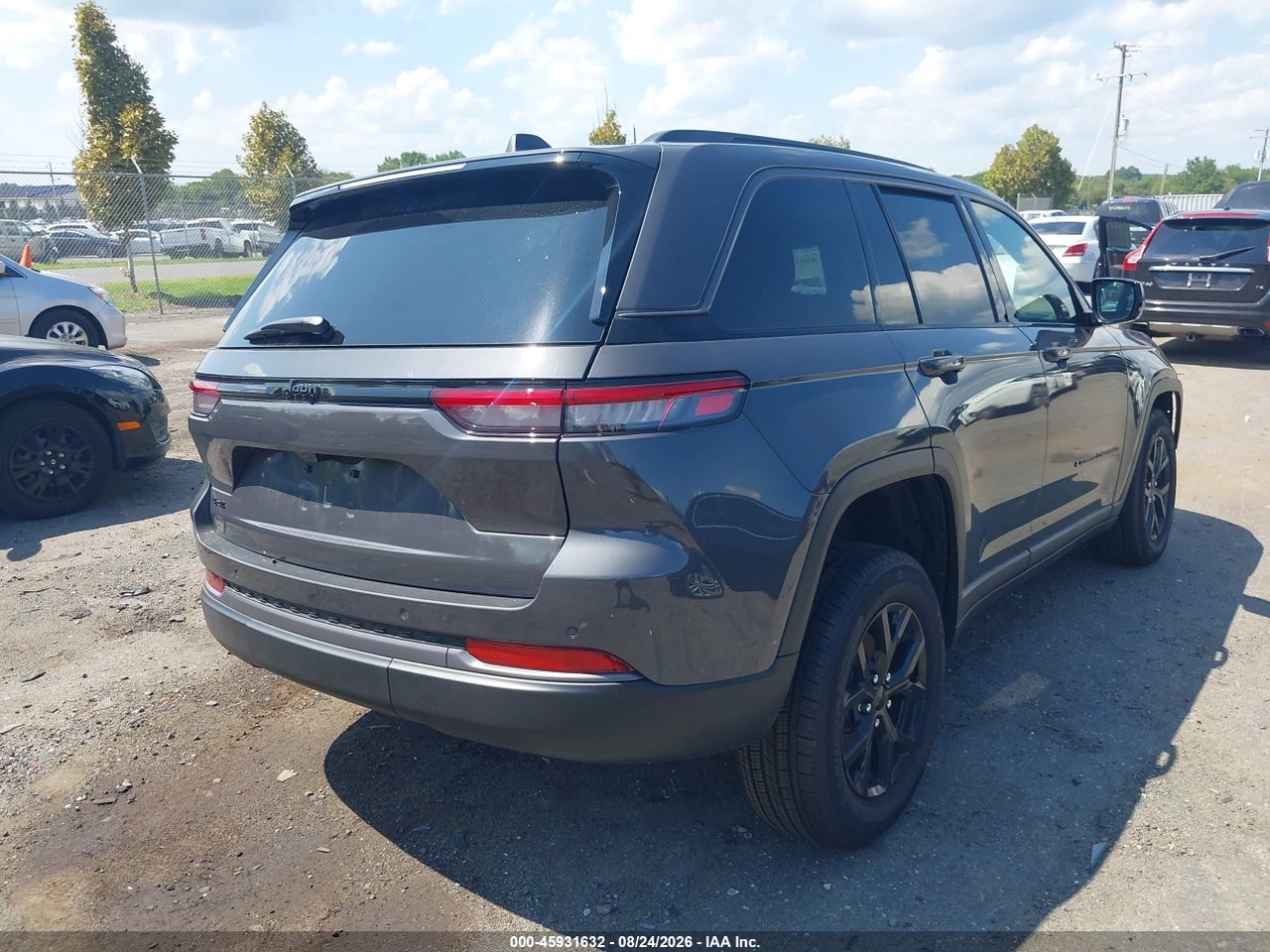 2026 JEEP GRAND CHEROKEE ALTITUDE 4X4 · 4/11
