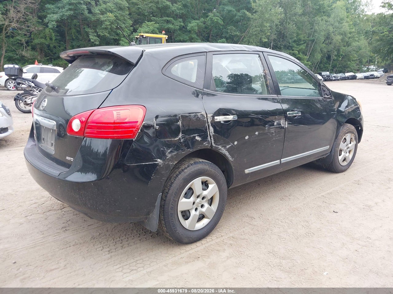 2011 NISSAN ROGUE S · 4/11