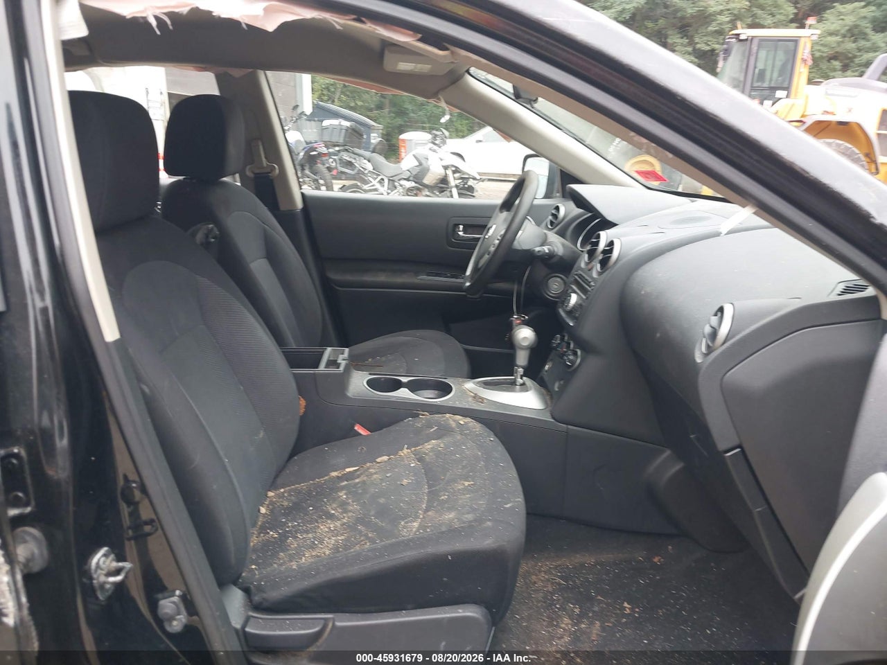 2011 NISSAN ROGUE S · 5/11