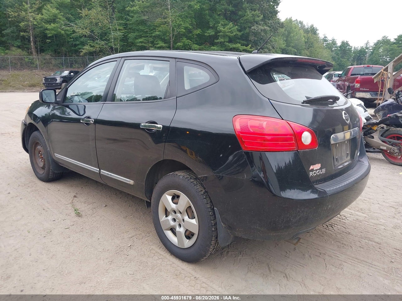 2011 NISSAN ROGUE S · 3/11