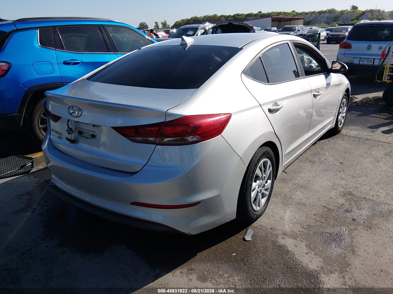 2017 HYUNDAI ELANTRA SE · 4/11