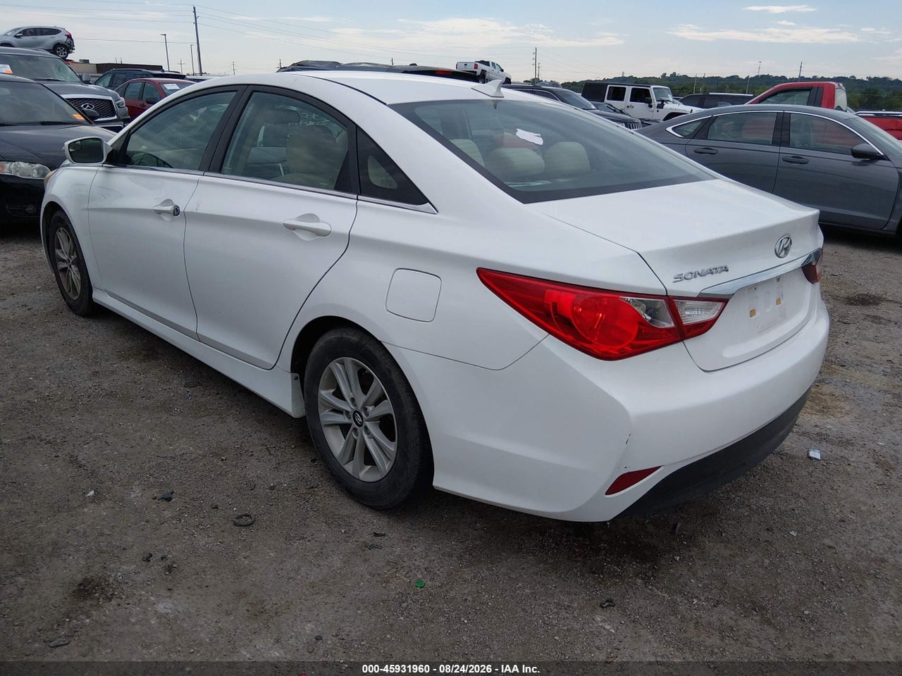 2014 HYUNDAI SONATA GLS · 3/10