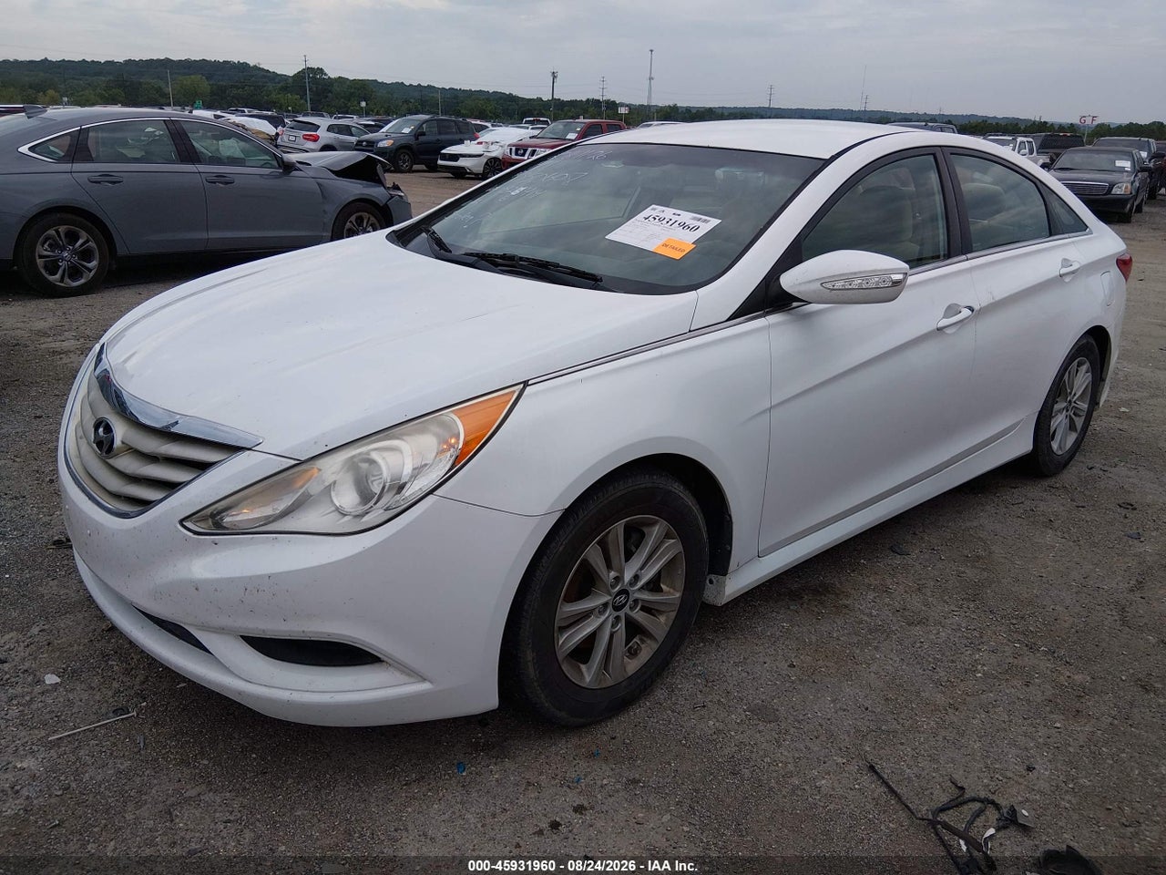 2014 HYUNDAI SONATA GLS · 2/10
