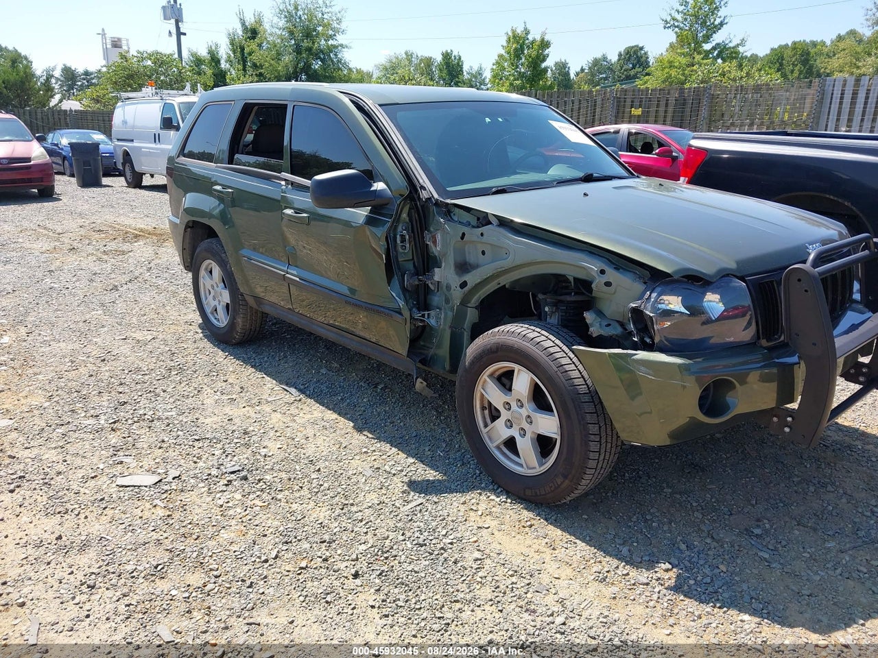 1J8GS48K97C****** · 2007 JEEP GRAND CHEROKEE LAREDO