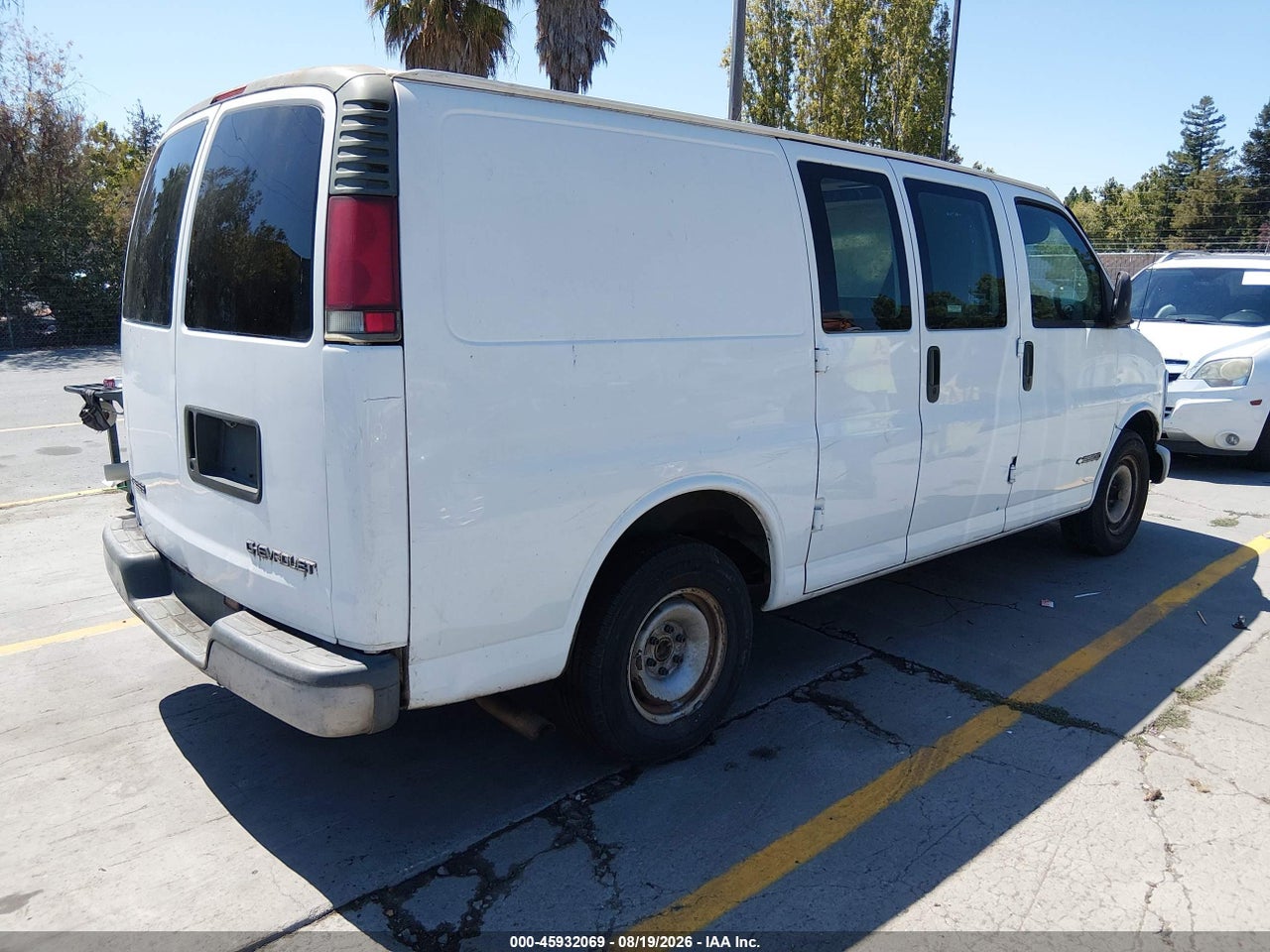 2000 CHEVROLET EXPRESS   · 4/11