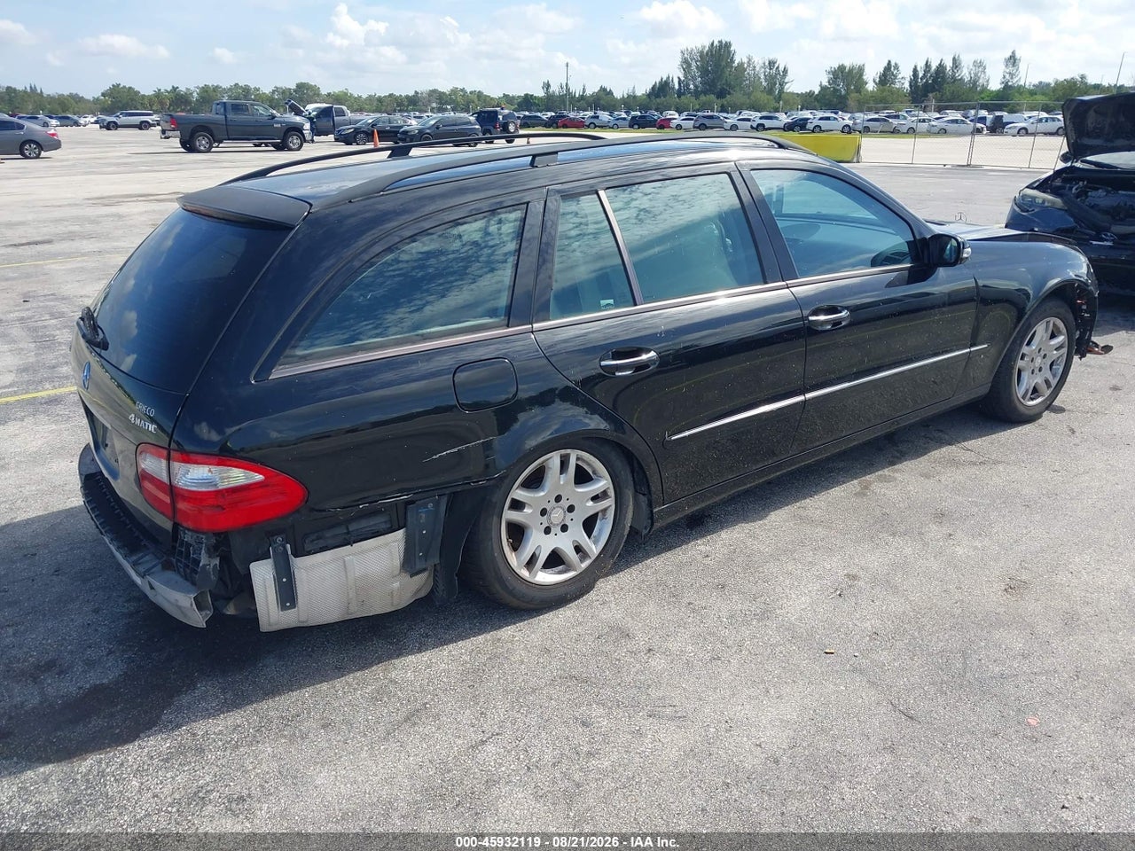 2005 MERCEDES-BENZ E 320 4MATIC · 4/11
