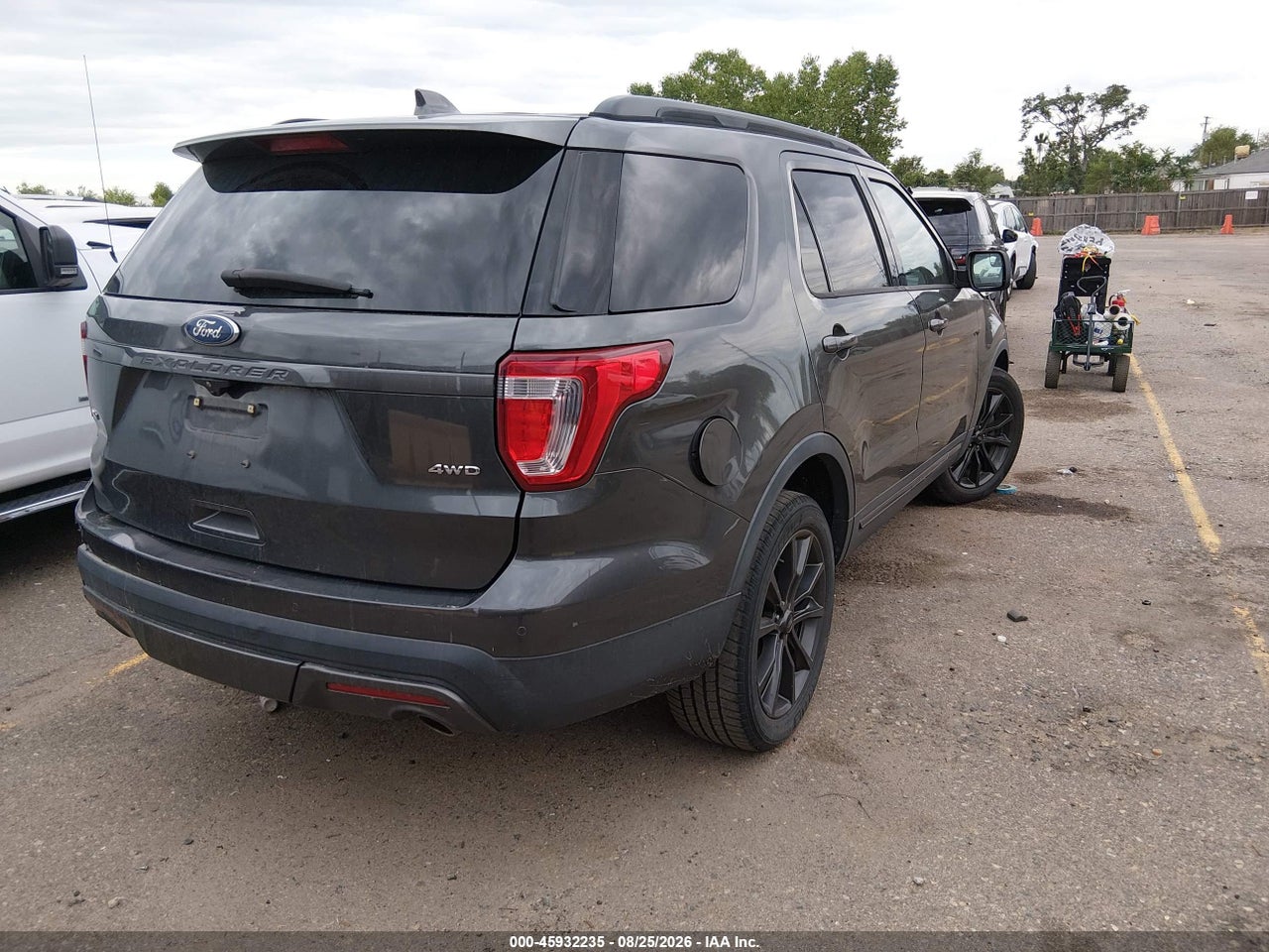2017 FORD EXPLORER XLT · 4/11